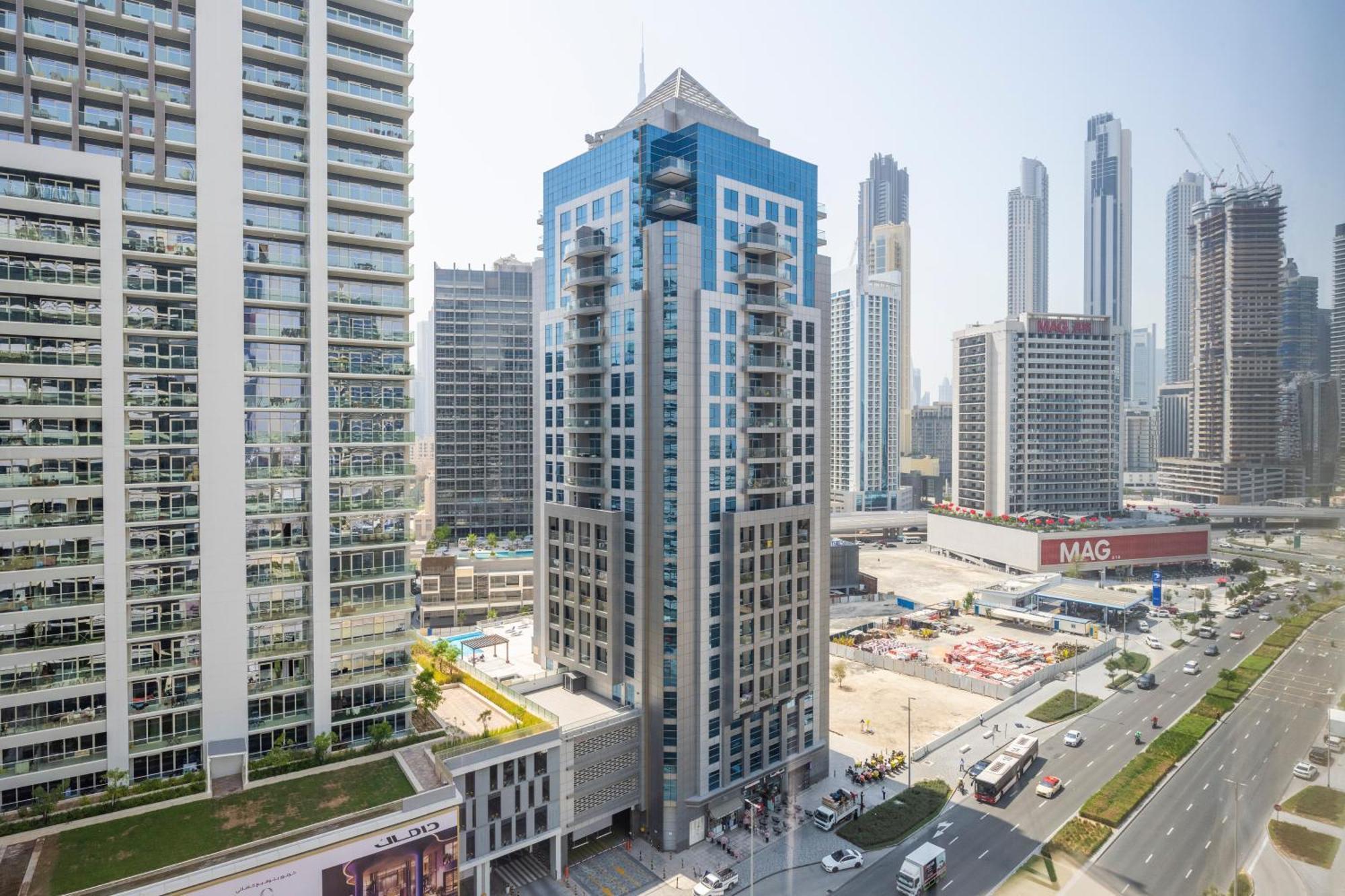 Damac Canal Views Residences Dubai Bagian luar foto