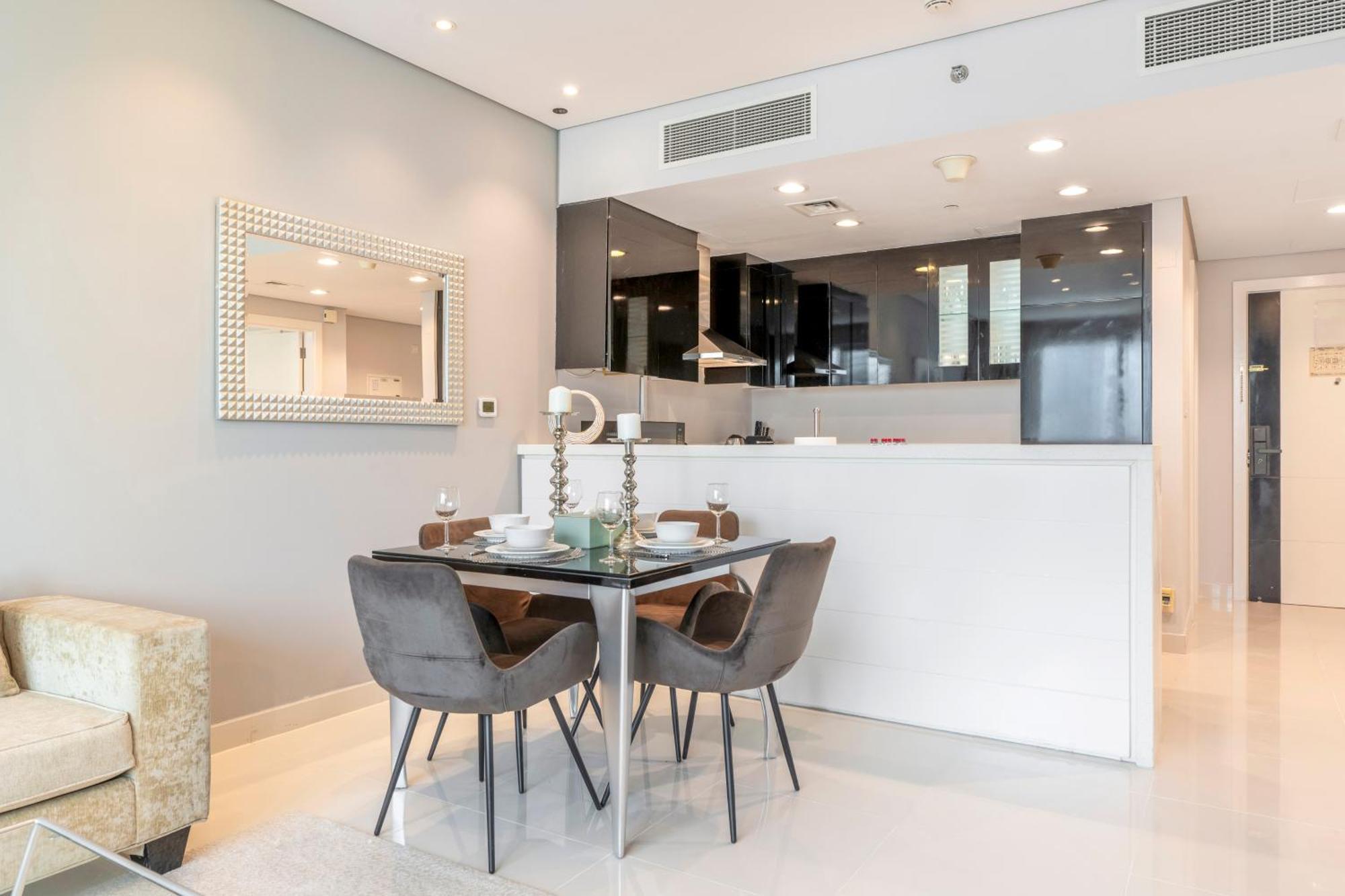 Damac Canal Views Residences Dubai Bagian luar foto