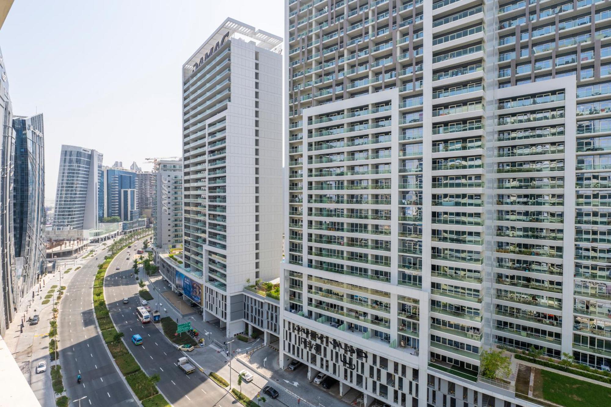 Damac Canal Views Residences Dubai Bagian luar foto