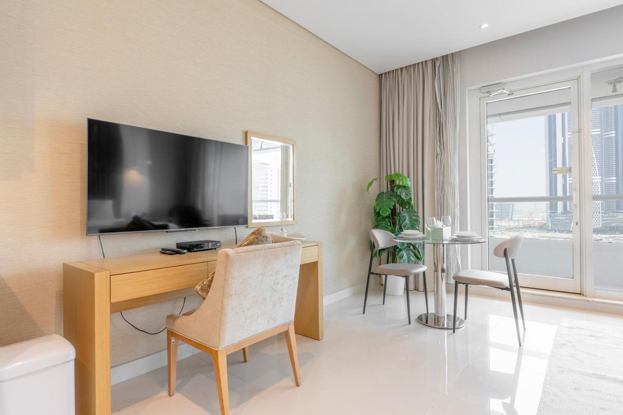 Damac Canal Views Residences Dubai Bagian luar foto