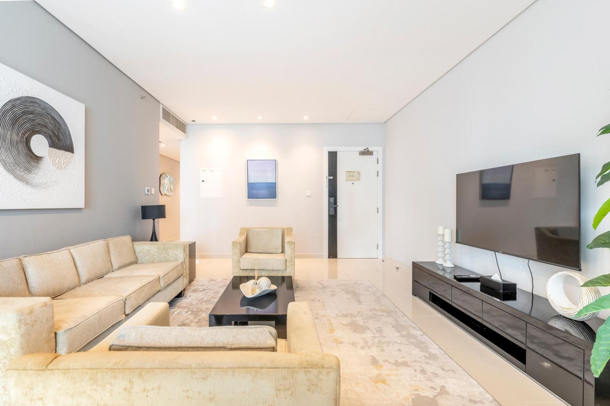 Damac Canal Views Residences Dubai Bagian luar foto
