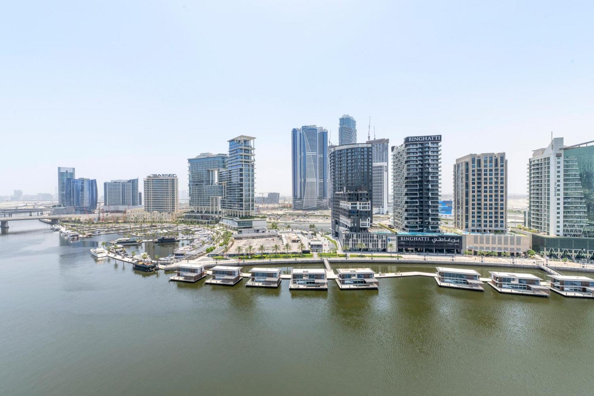 Damac Canal Views Residences Dubai Bagian luar foto