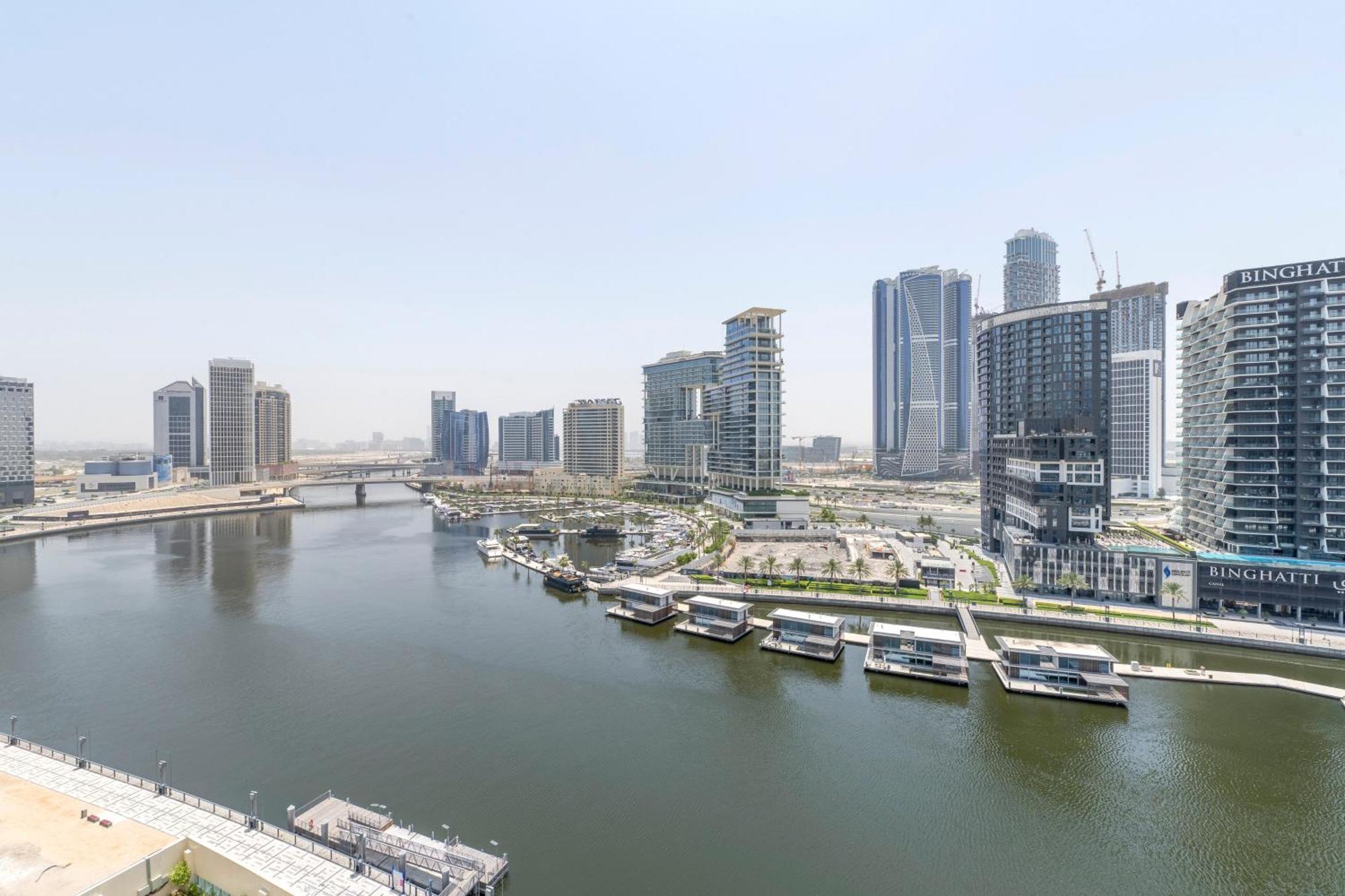 Damac Canal Views Residences Dubai Bagian luar foto