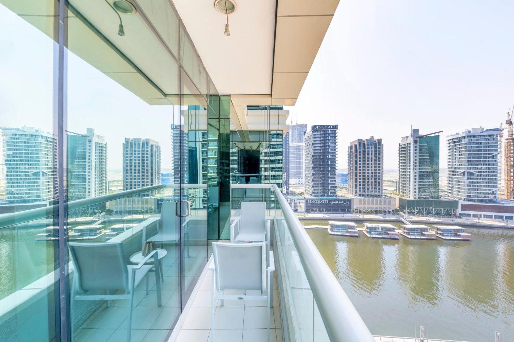 Damac Canal Views Residences Dubai Bagian luar foto