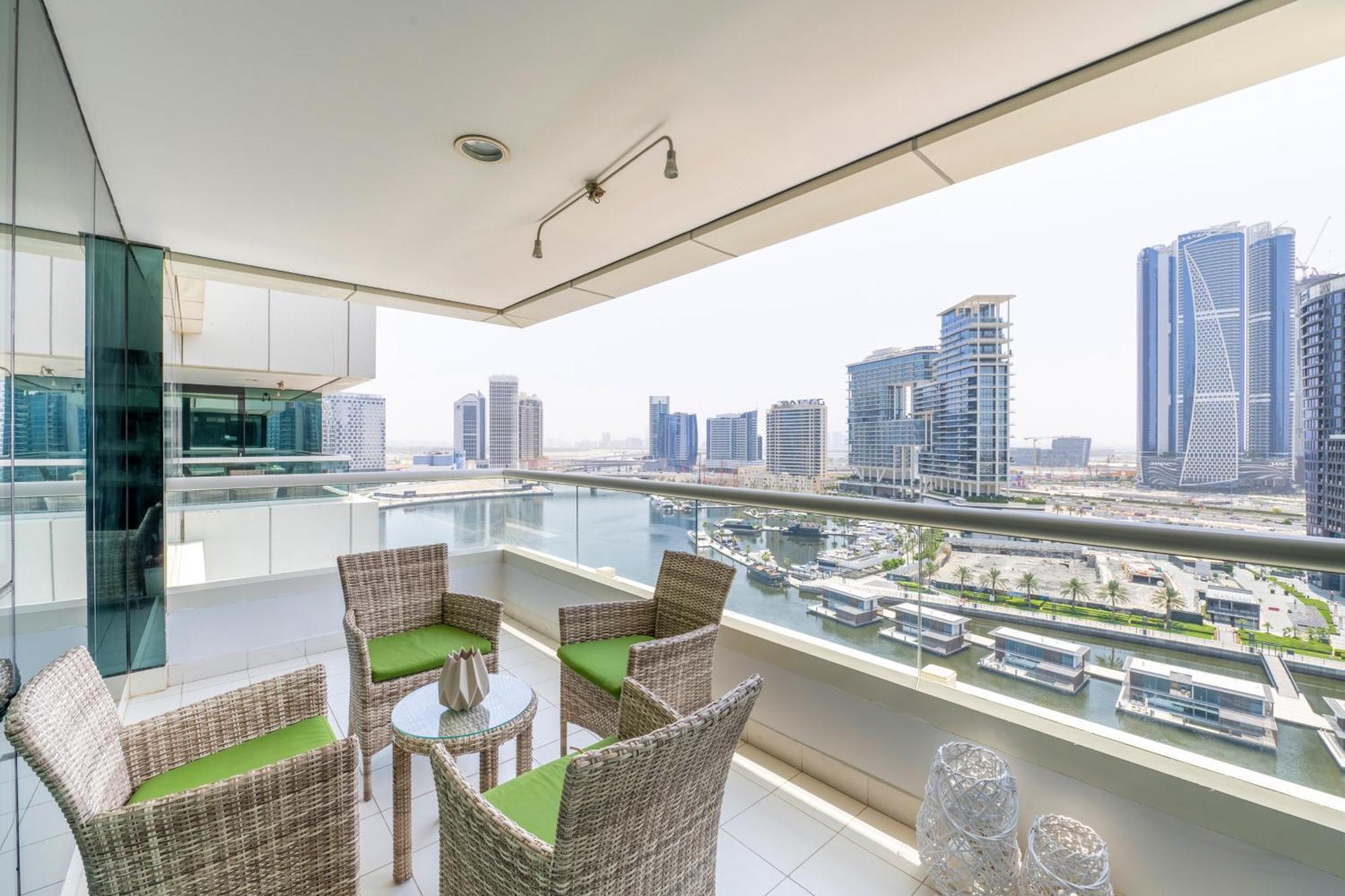 Damac Canal Views Residences Dubai Bagian luar foto