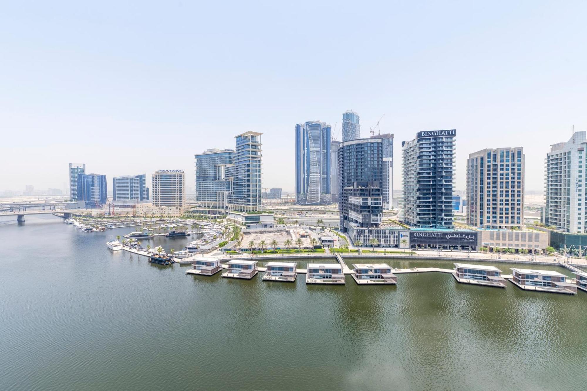 Damac Canal Views Residences Dubai Bagian luar foto