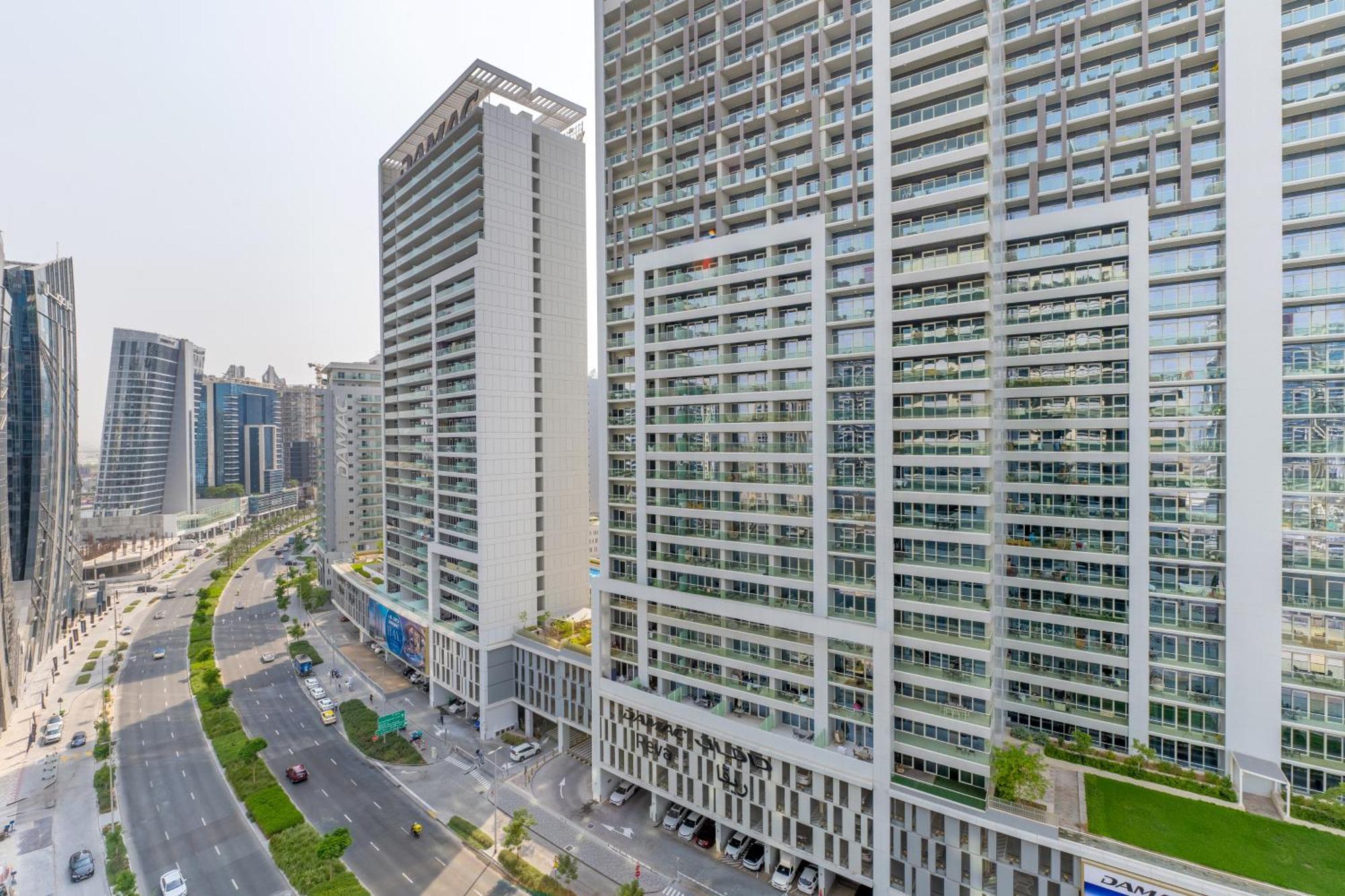 Damac Canal Views Residences Dubai Bagian luar foto